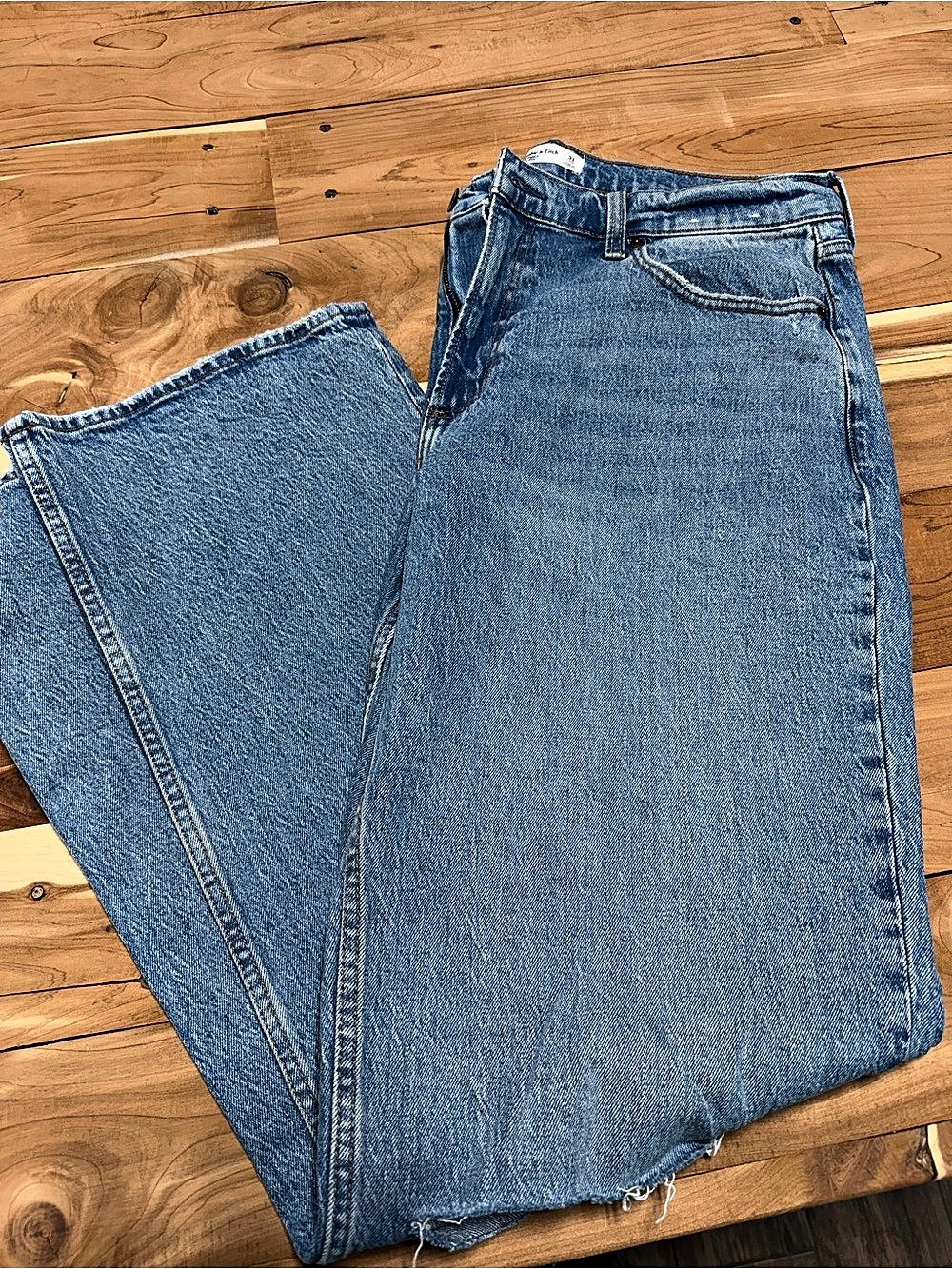 Abercrombie & Fitch The Baggy Low Rise Jeans 31 Long Distressed Medium Wash
